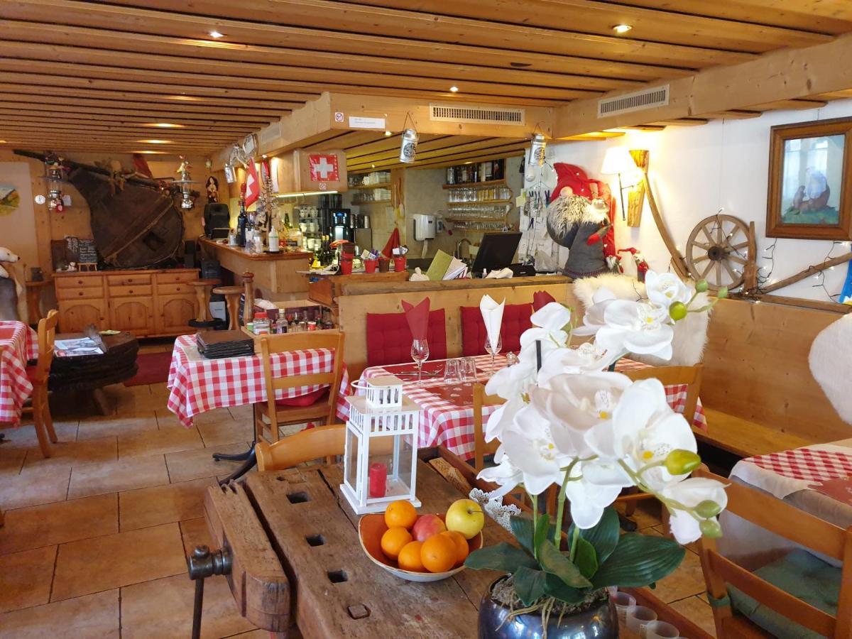 Auberge De L'Ours Vers L'Eglise Eksteriør billede