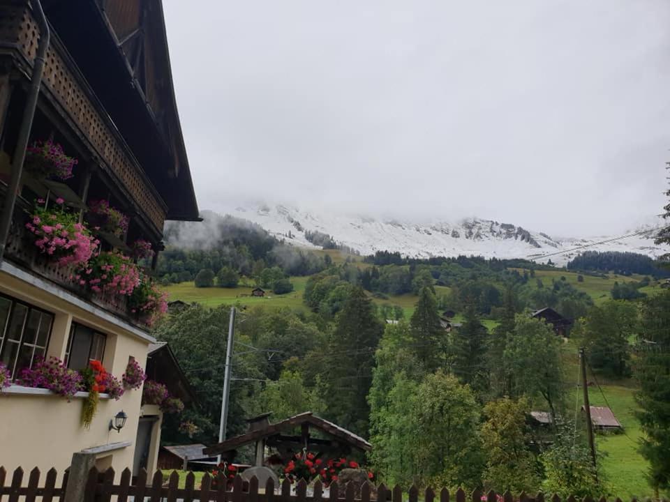 Auberge De L'Ours Vers L'Eglise Eksteriør billede