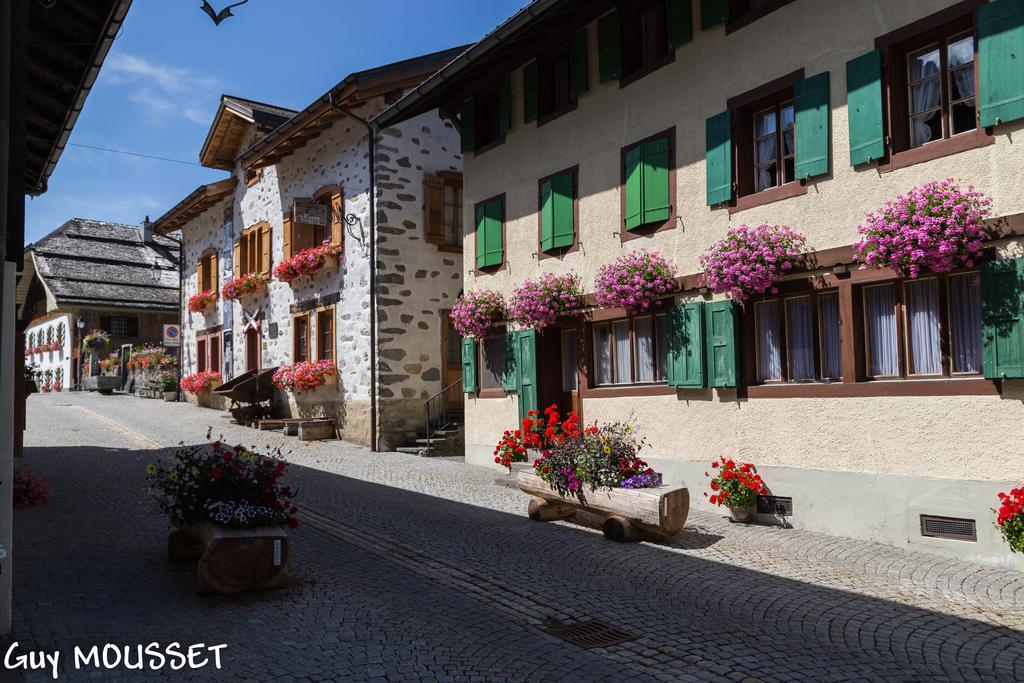 Auberge De L'Ours Vers L'Eglise Eksteriør billede